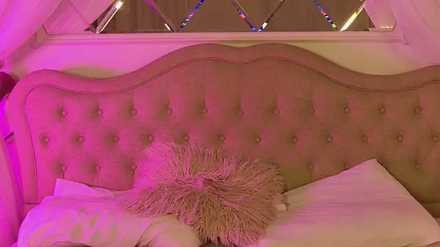 MaeveMoon Adlı Modelin Canlı XXX Sohbeti