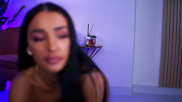 DeniseDevilles Adlı Modelin Canlı XXX Sohbeti
