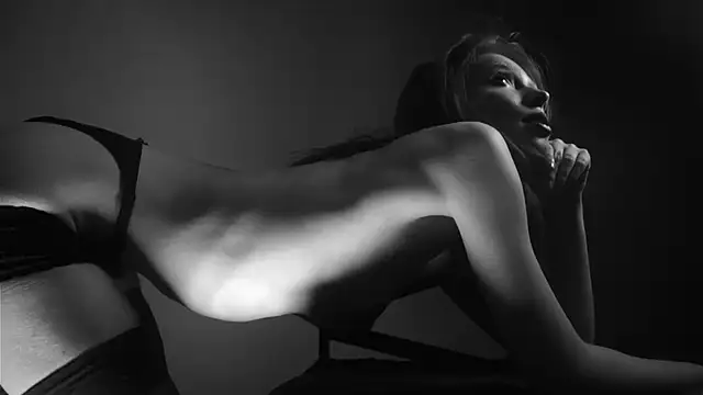 ginger_hugs live XXX chat