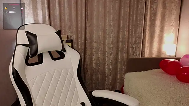 JenevaLitalienn Live XXX chat
