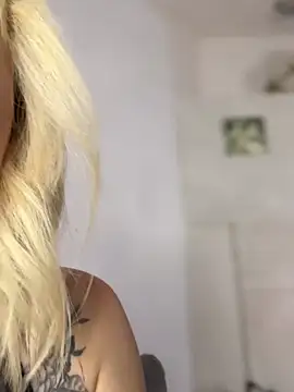 دردشة TeaseBabeXXX الجنسية المباشرة