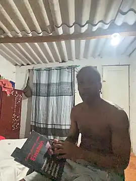Larry-n-clouds Chat XXX live