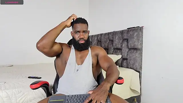 james_musclebbc: απευθείας συνομιλία ΧΧΧ