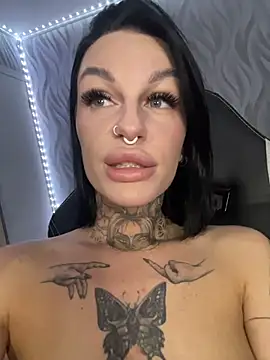 Živý XXX chat angel_devil_forever