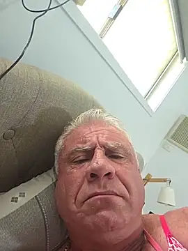 Chat +18 de Handsolo_porn ao vivo