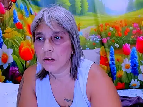 Chat +18 de indianroxy ao vivo