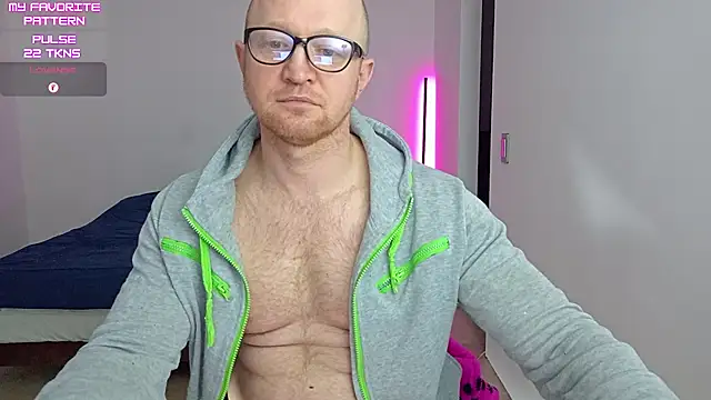 צ'אט XXX בשידור חי של kevintyler69