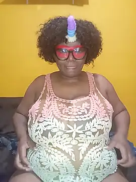 BoobsQueeen – Naživo XXX chat