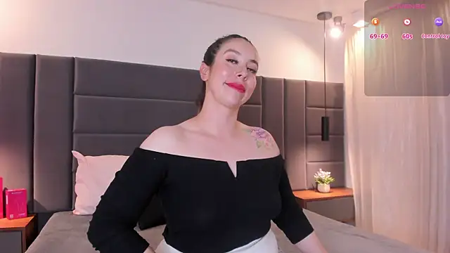 CarlaRossi_'s Live XXX Chat