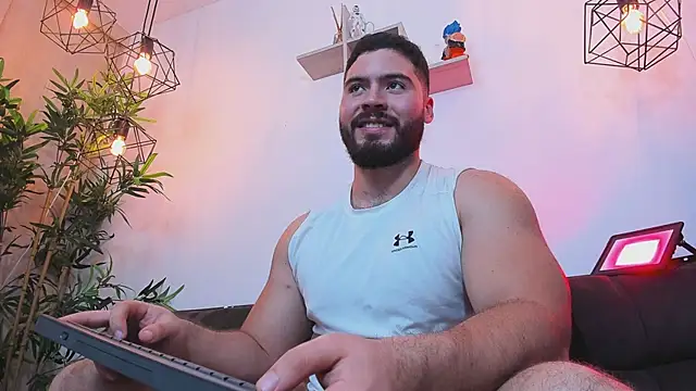 SebastianVilla_ Adlı Modelin Canlı XXX Sohbeti