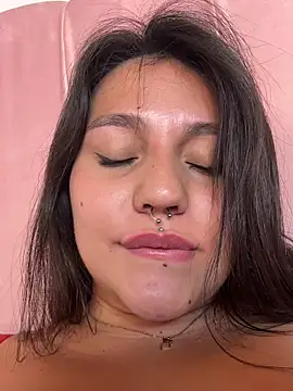 Chat +18 de Emily_Gomezz ao vivo