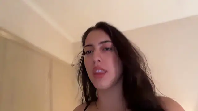 sieeena Adlı Modelin Canlı XXX Sohbeti