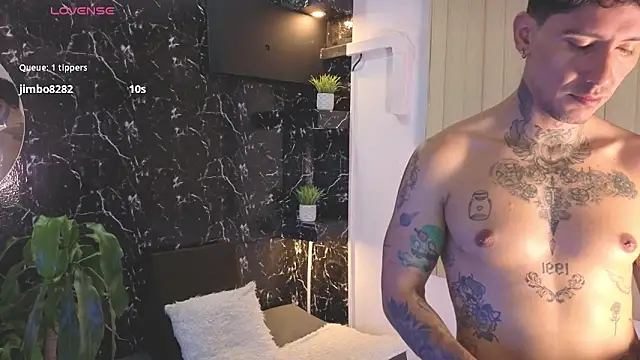 MR_EITHAN's Live XXX Chat