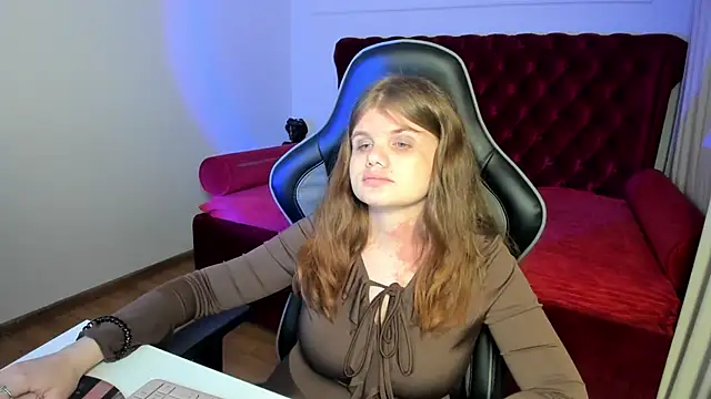 ChloeHalses' Live XXX Chat