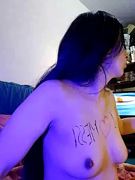 Bigyummmzul's Live XXX Chat