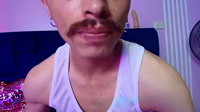Chat XXX en directo de taylor_Stele