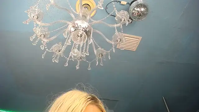 ADRIANNA_FOX 现场XXX聊天