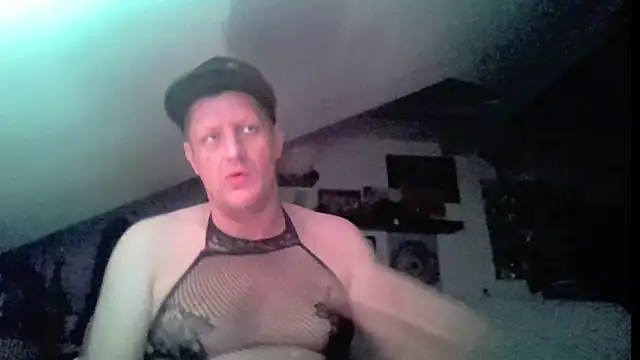 Bigthroaterboy Adlı Modelin Canlı XXX Sohbeti