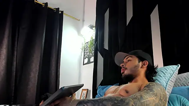 Онлайн чат XXX Justin_WhiteJS