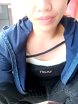 little-effy 现场XXX聊天