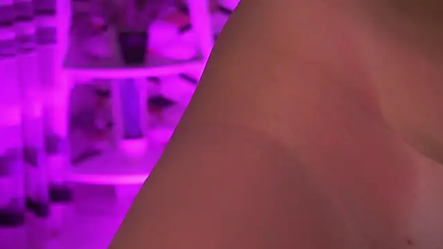 ArianaDarkkのライブXXXチャット