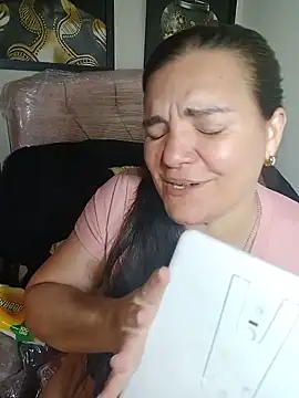 Zuleyka_69のライブXXXチャット