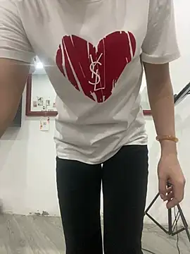 Ivy_Trix2's Live XXX Chat