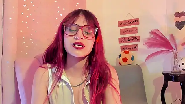 RedMeloddy Adlı Modelin Canlı XXX Sohbeti