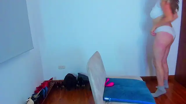 Chatroom XXX en direct de Velourmuse