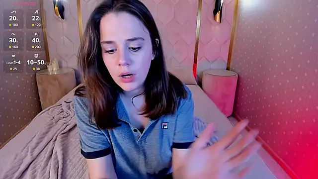 CanabebeBev élő XXX-chatje