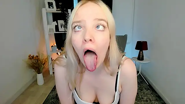 Chat +18 de BellaMontgomery ao vivo