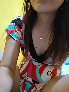 MsCaramel_Love: διαδικτυακό σόου στην κάμερα