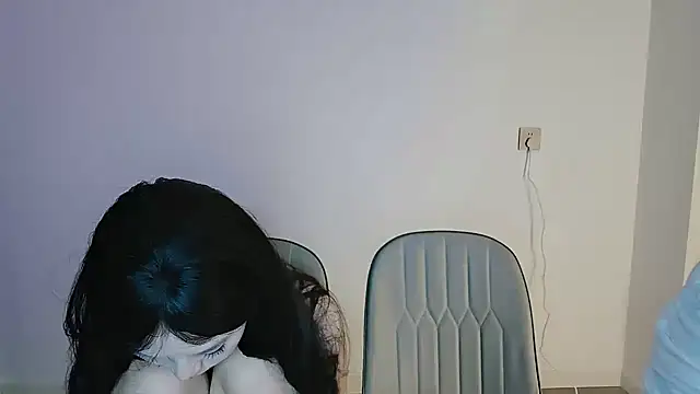 Chat +18 de Zhizhi-99 ao vivo
