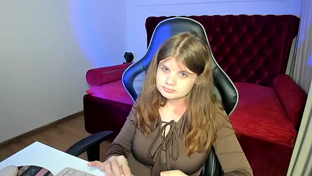 ChloeHalses' Live XXX Chat