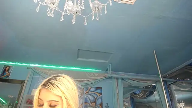 ADRIANNA_FOX Live XXX-Chat