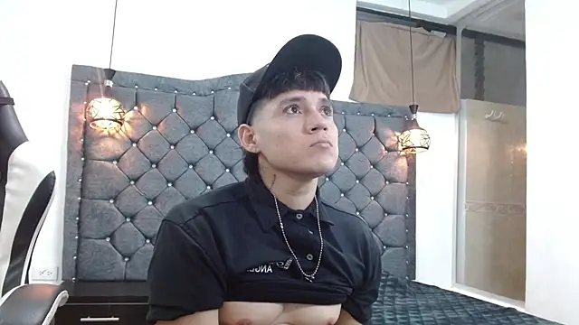 XXX chat uživo modela tiger_hot