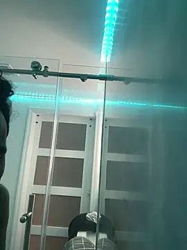 madehercumm's Webcam Show