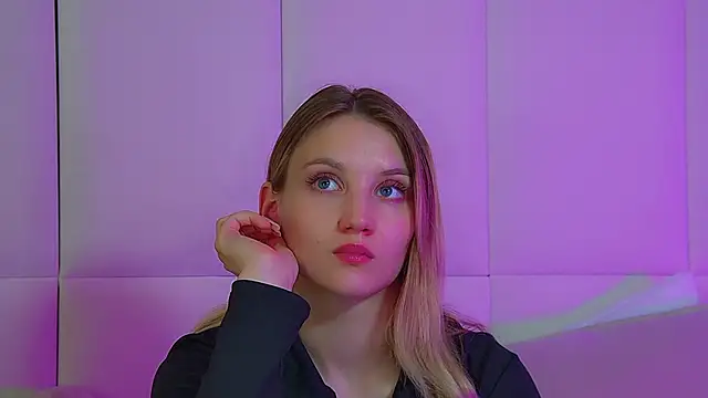 StacyEvances élő XXX-chatje