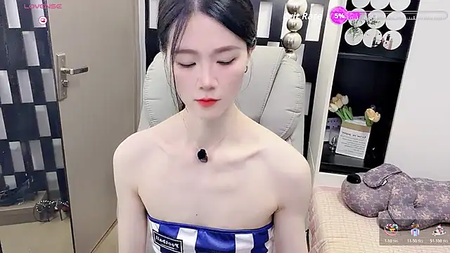 Yueyue-MM 网络视讯表演