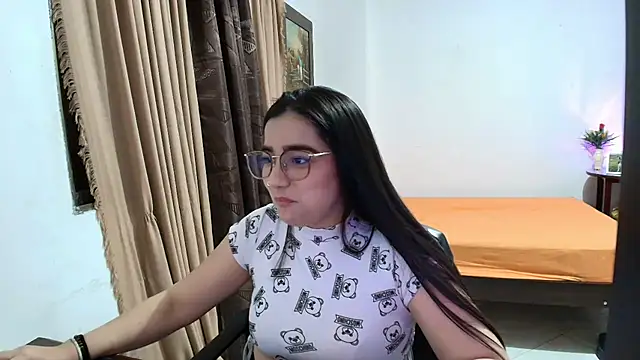 Charlotte_Richardson Chat XXX live
