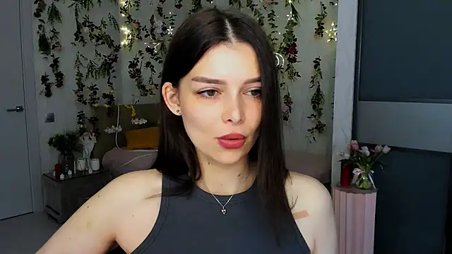 ContinentOfTranquility's Live XXX Chat