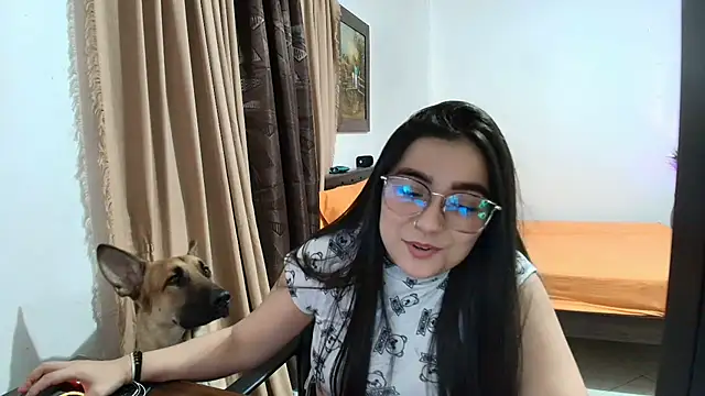 Charlotte_Richardson Chat XXX in diretta
