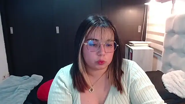 yini_angel's Live XXX Chat