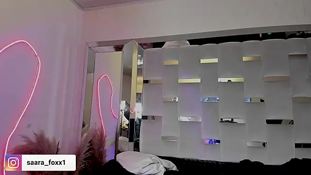 Sara_Foxx1's Live XXX Chat
