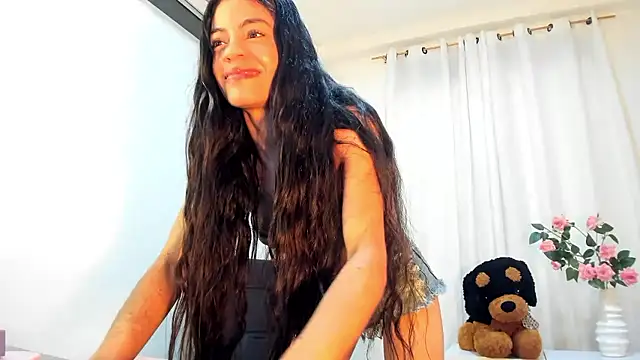 ana_maria___ Adlı Modelin Canlı XXX Sohbeti