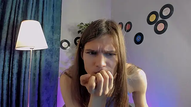 WillFobos Adlı Modelin Canlı XXX Sohbeti