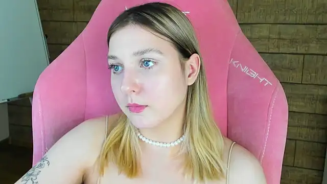 TinnaBurton's Live XXX Chat