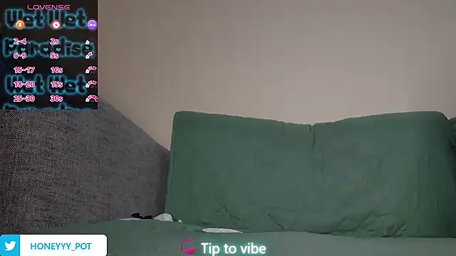 Chat +18 de honeeyyy_pot ao vivo