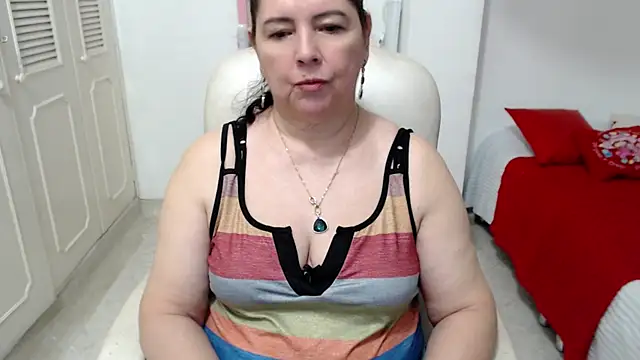 leonela_69のライブXXXチャット