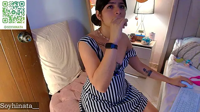 Soyhinata_'s Live XXX Chat